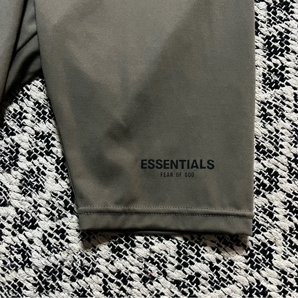 Fear of God Essentials Athletic Biker Short in Pistachio Size XS